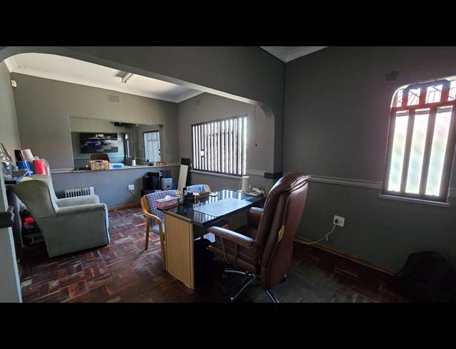 310M² OFFICE TO LET IN EASTLEIGH